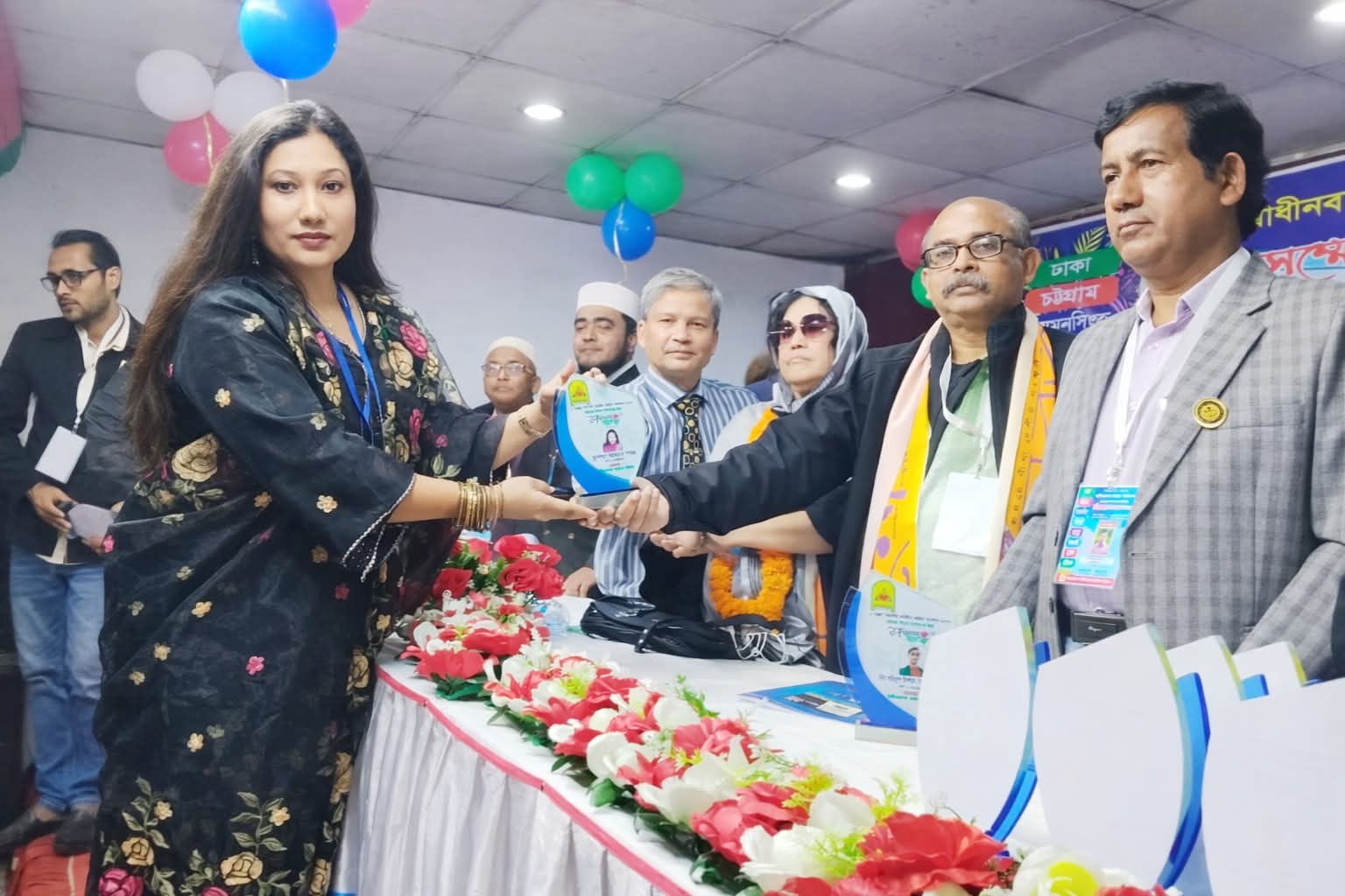 সুলেখা আক্তার শান্তা স্বাধীন বাংলা সাহিত্য পরিষদের সম্মাননা লাভ করেন